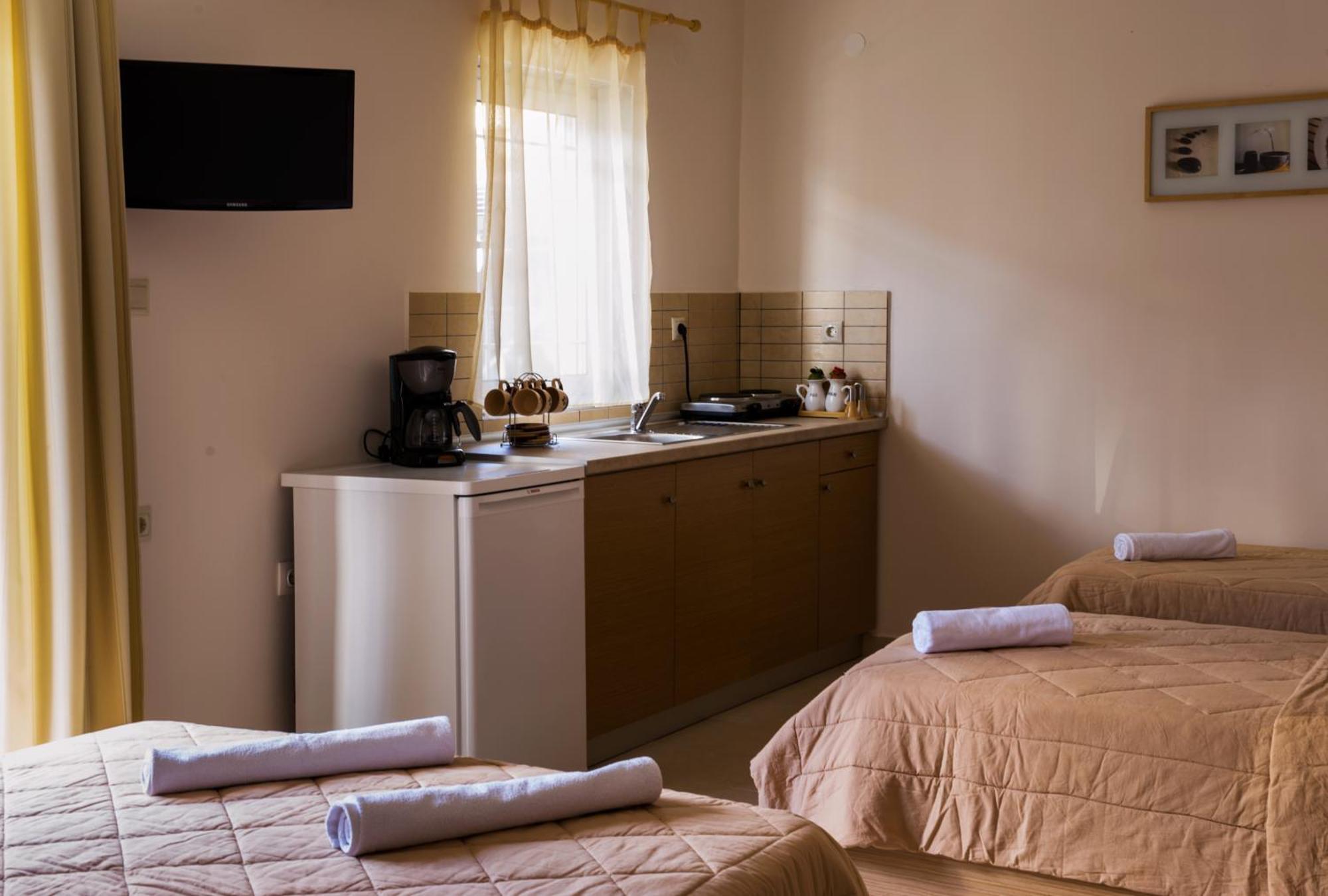 Nepheli Apartments And Studios Paralía Екстериор снимка