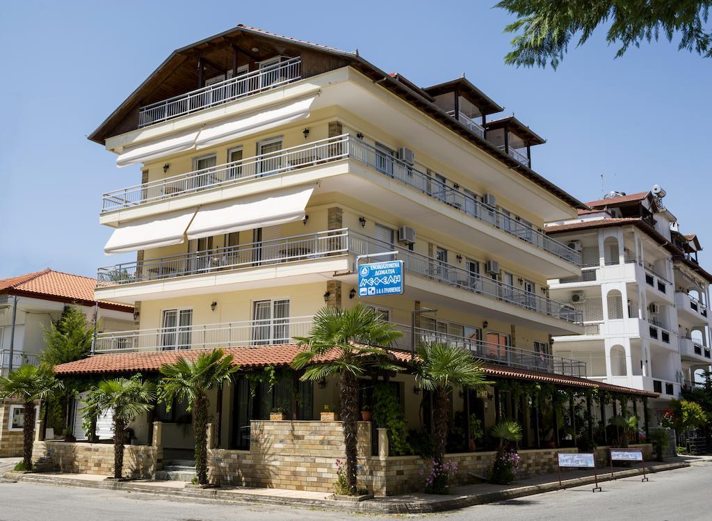 Nepheli Apartments And Studios Paralía Екстериор снимка