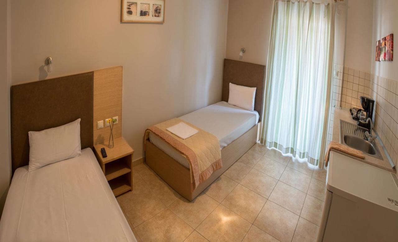 Nepheli Apartments And Studios Paralía Стая снимка